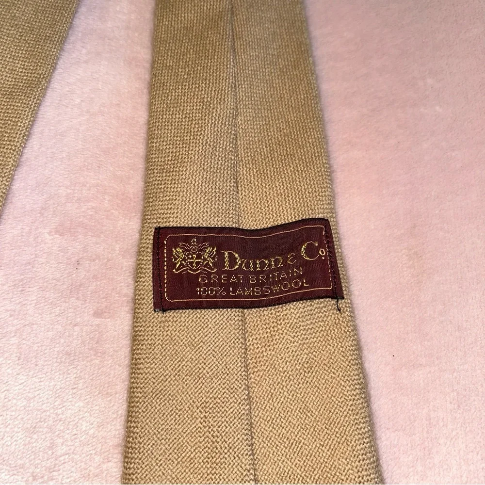 Vintage Dunn & Co tan lambswool tie made in Great Britain